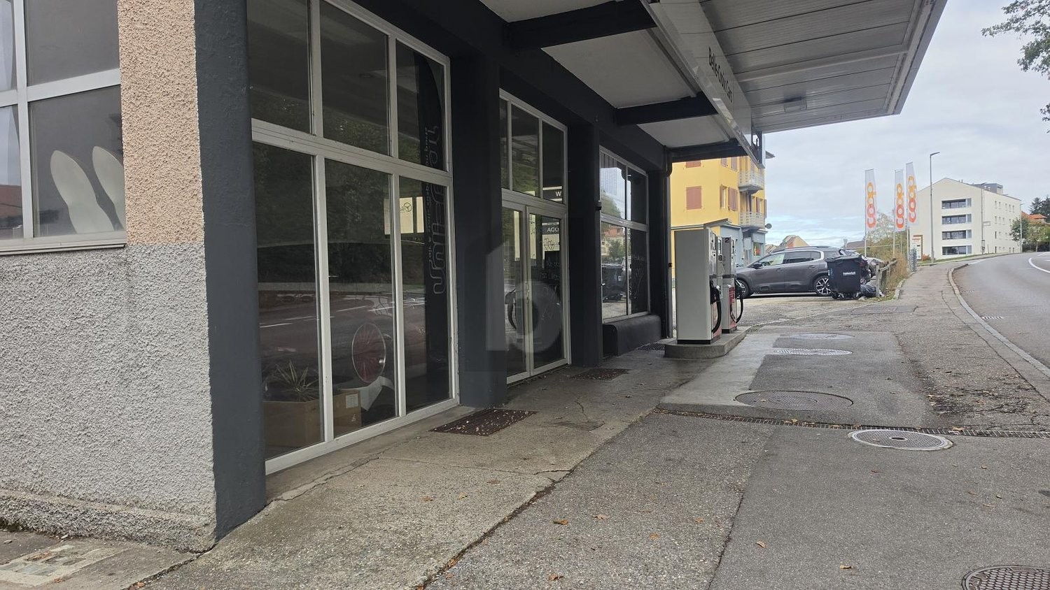 380m² commercial land, photo 2 sur 4