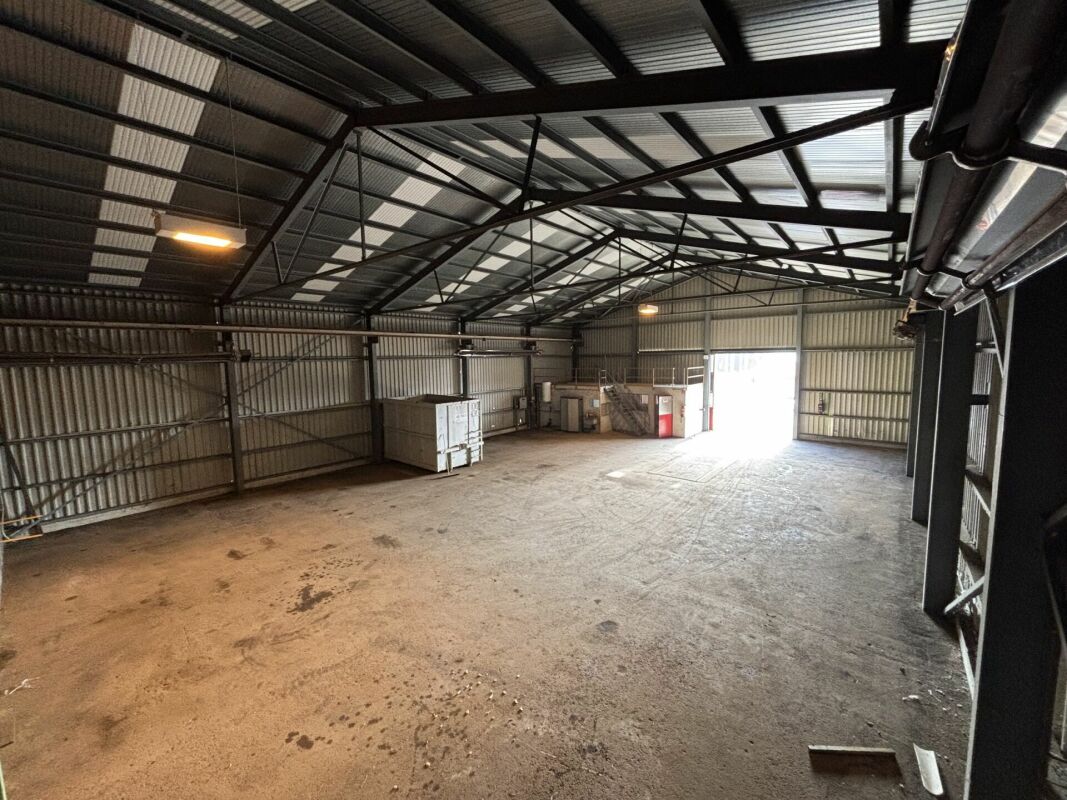 600m² commercial