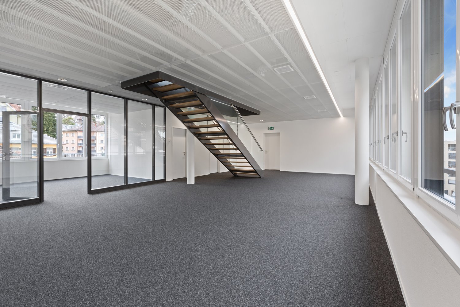 243m² bureau