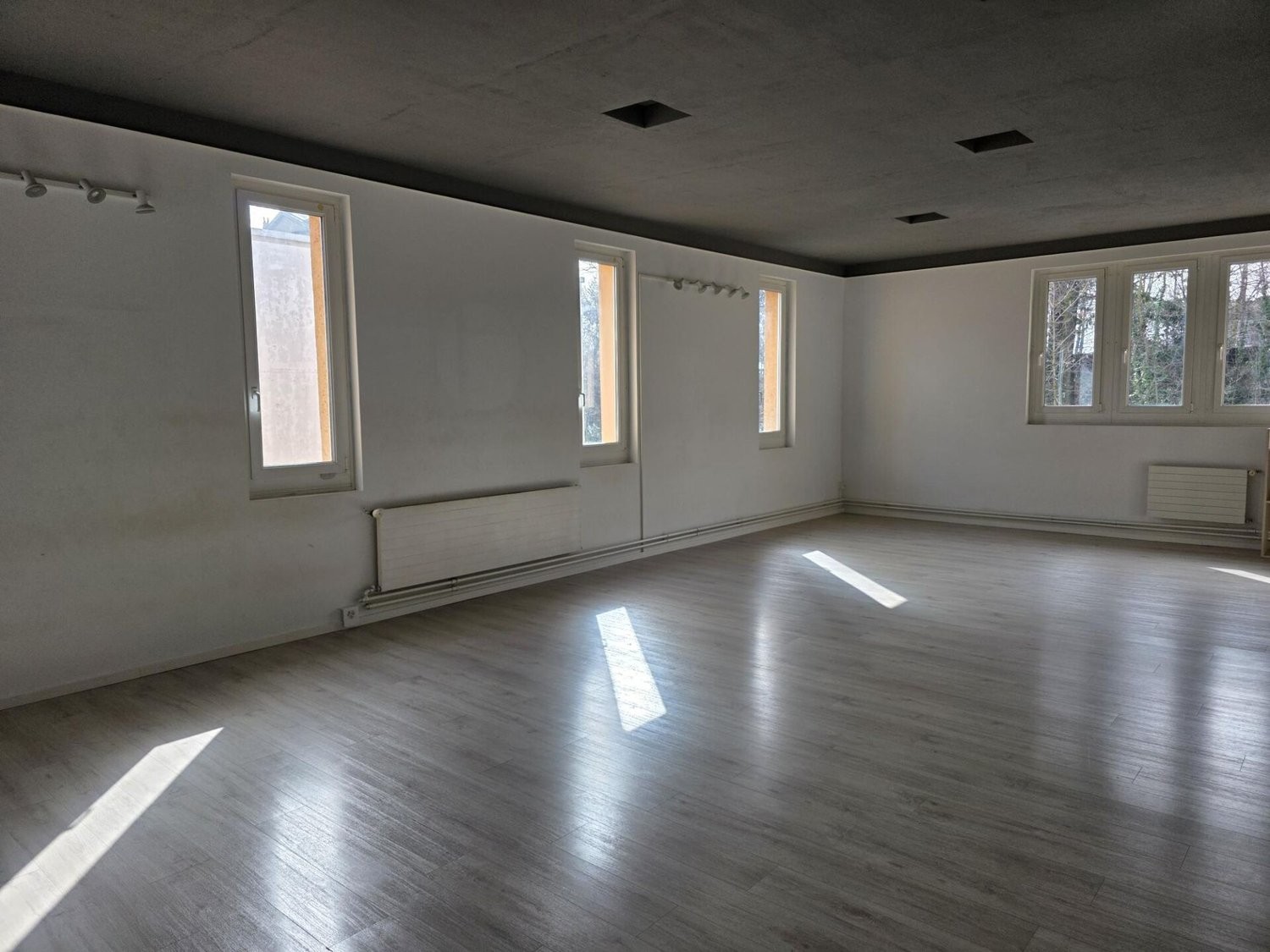 62m² office, photo 1 sur 5