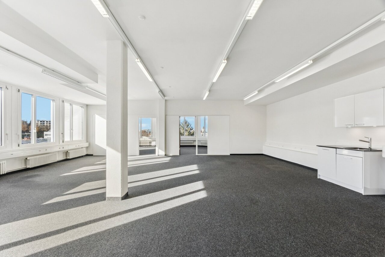 147m² bureau, photo 1 sur 10