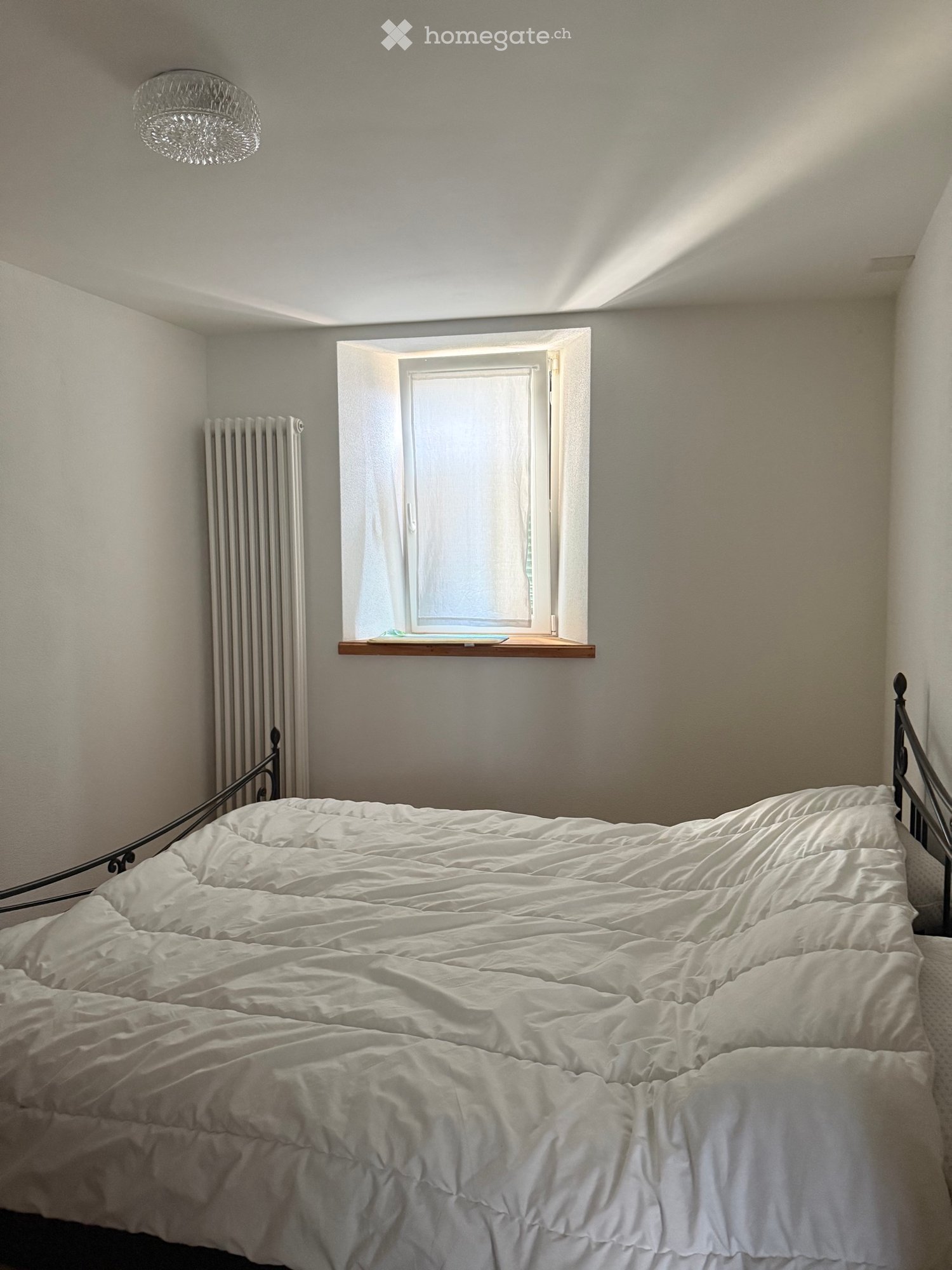 Appartement de 2 pièces
Je cherche un repreneur pour un charmant appartement de 2,5 pièces réparti sur deux étages, avec mansarde,
place de parc extérieure découverte et cave.
CHF 1100.- + CHF 150 de charges
Possibilité de reprendre tous les meubles, prix à convenir.
Arrêt de bus juste devant la mai, photo 2 sur 5