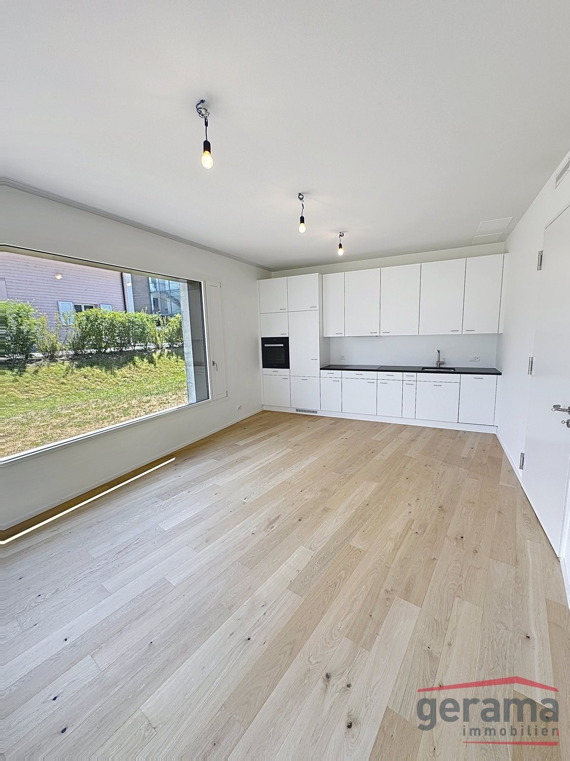Bureau de 81m², photo 1 sur 6