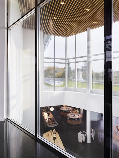 1150m² office