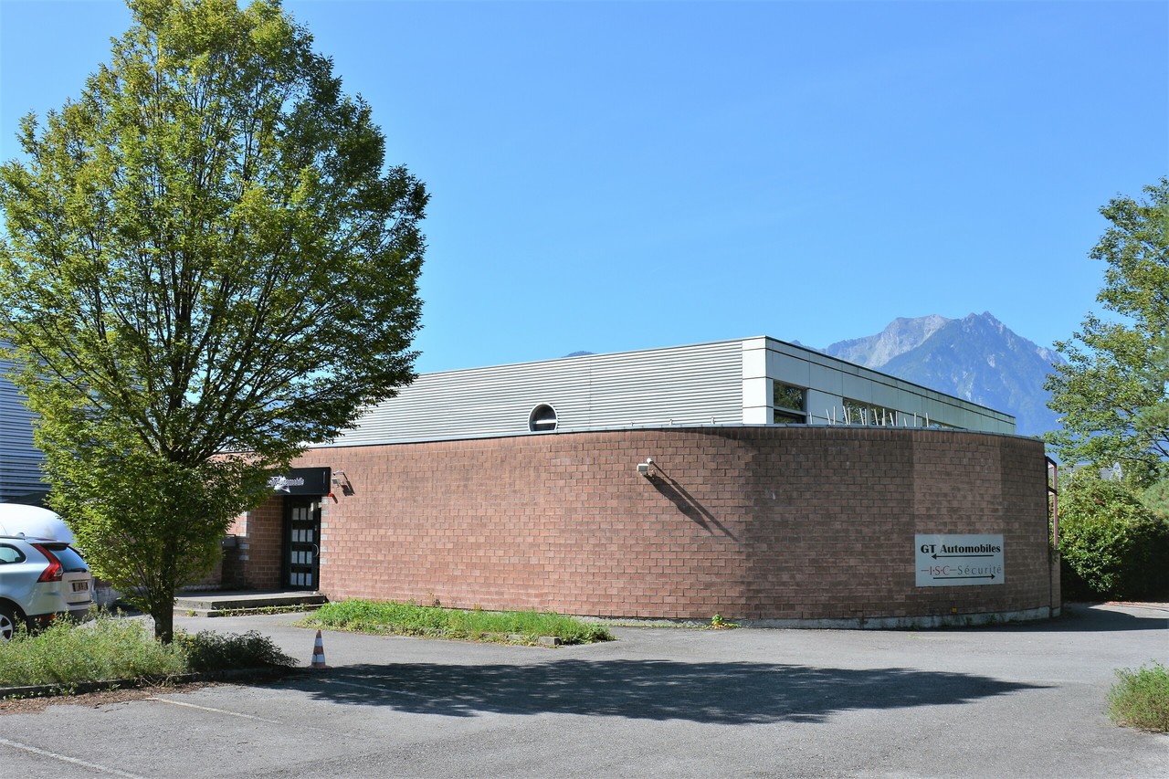 103m² office