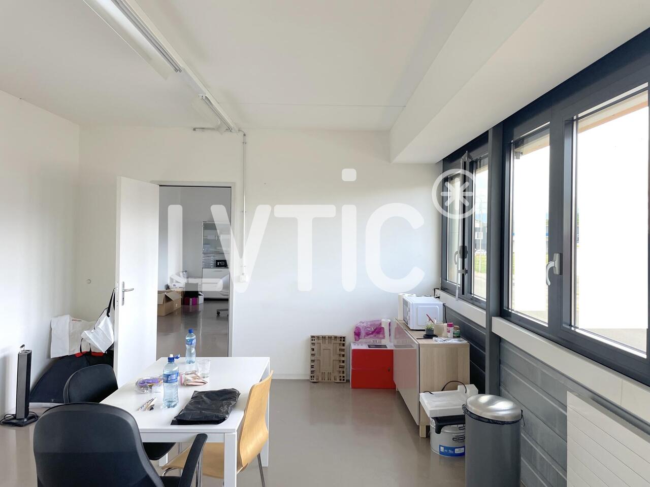 330m² atelier
