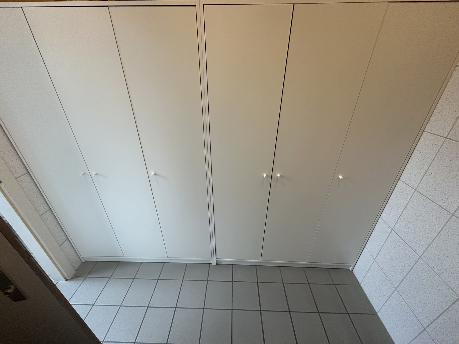 95m² office