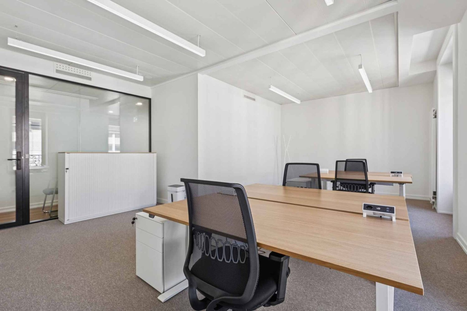 23m² office, photo 1 sur 8