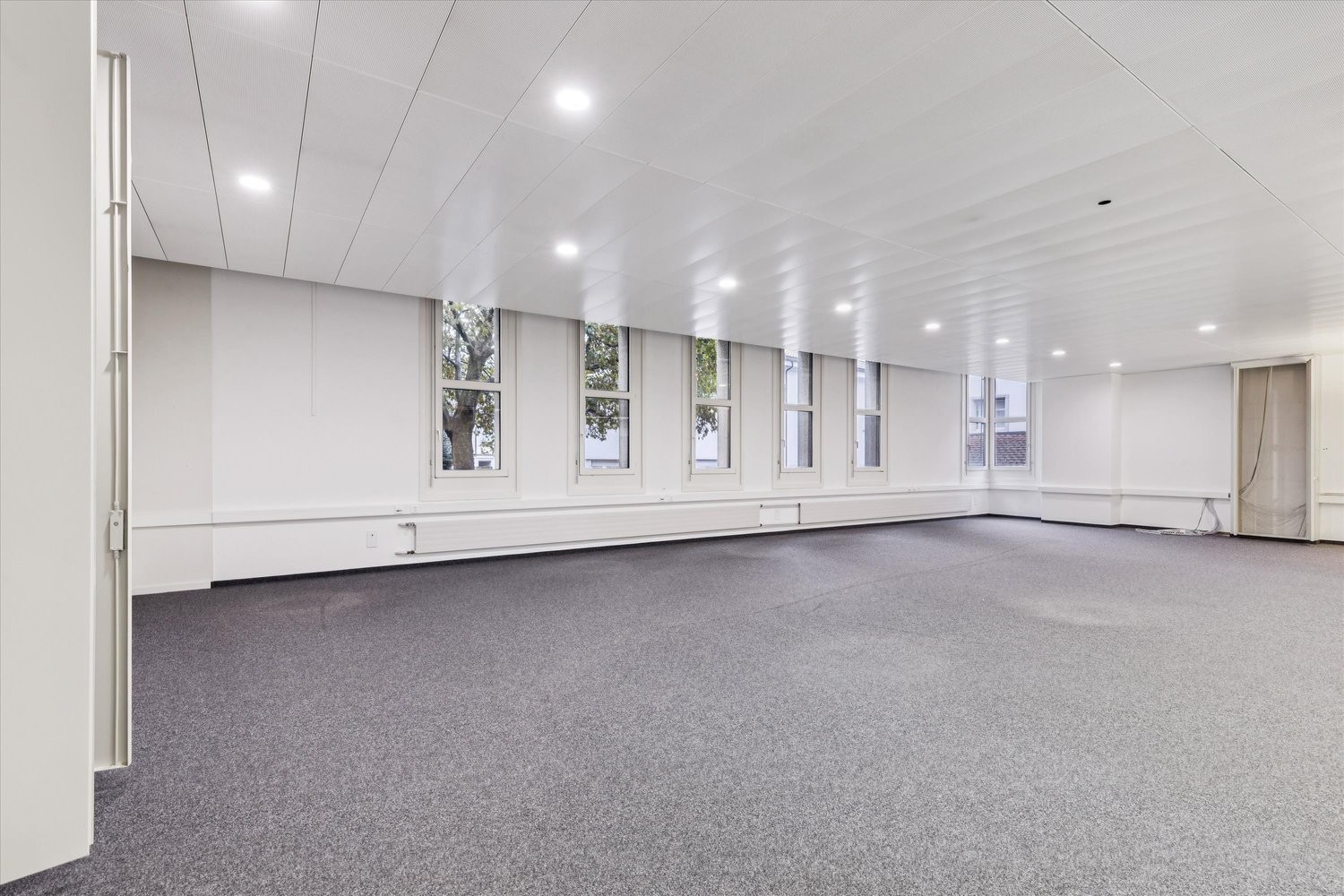 175m² commercial, photo 6 sur 8