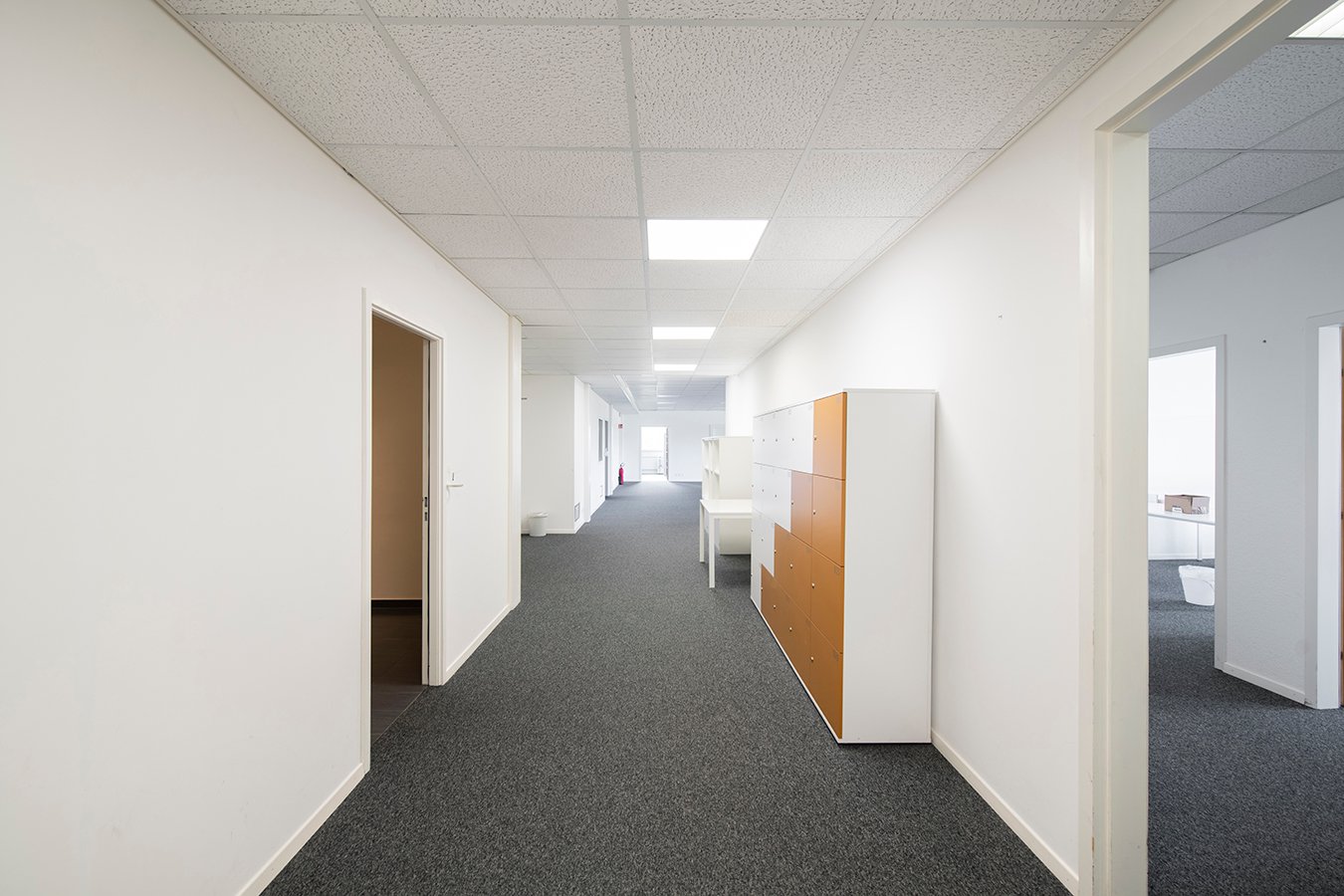 500m² laboratory