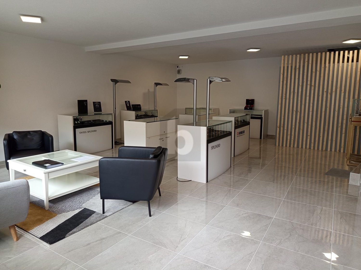 150m² office, photo 2 sur 4