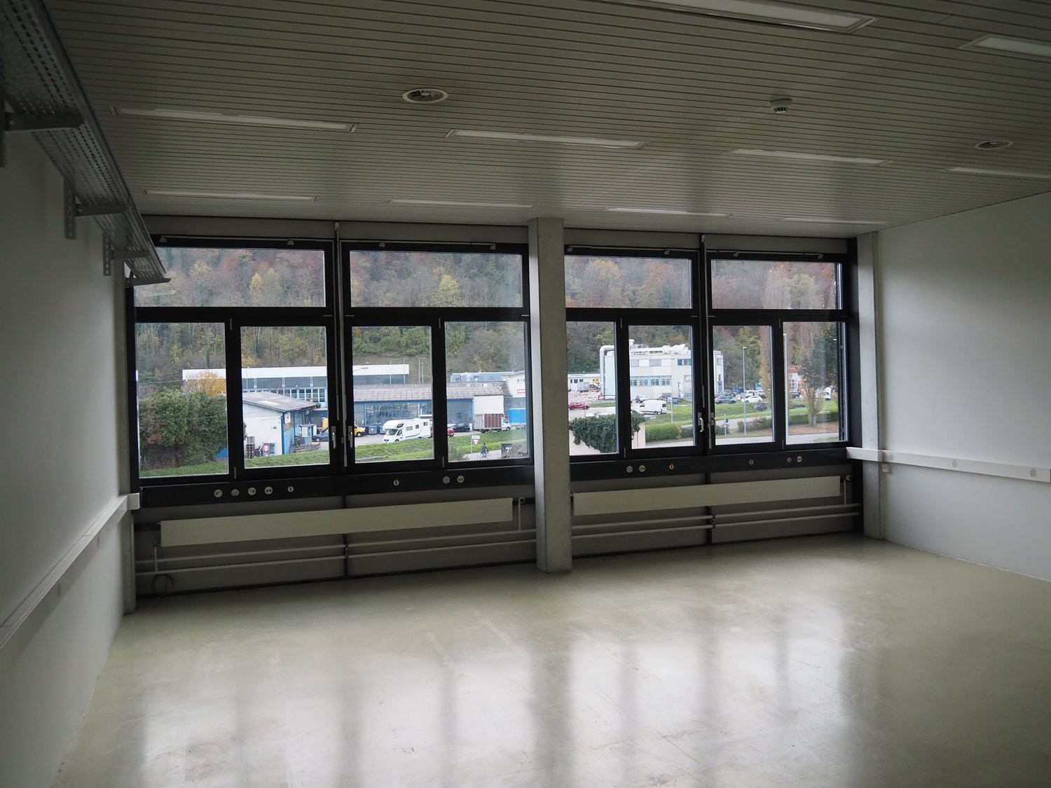 58m² office