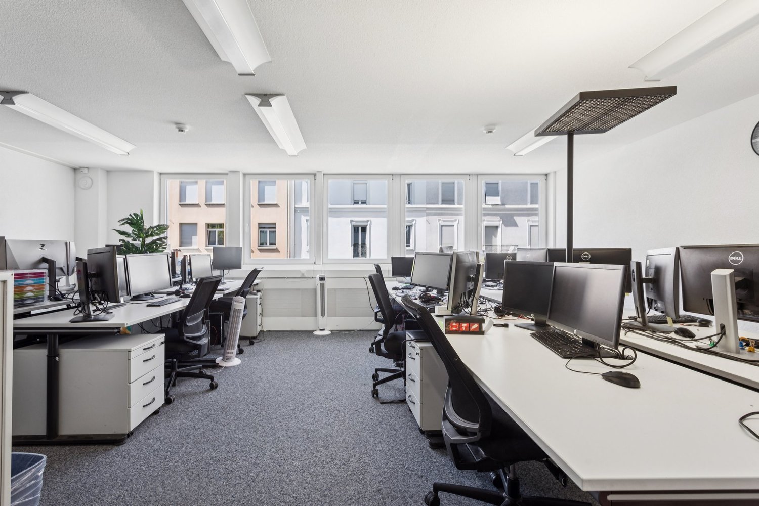 771m² de bureaux