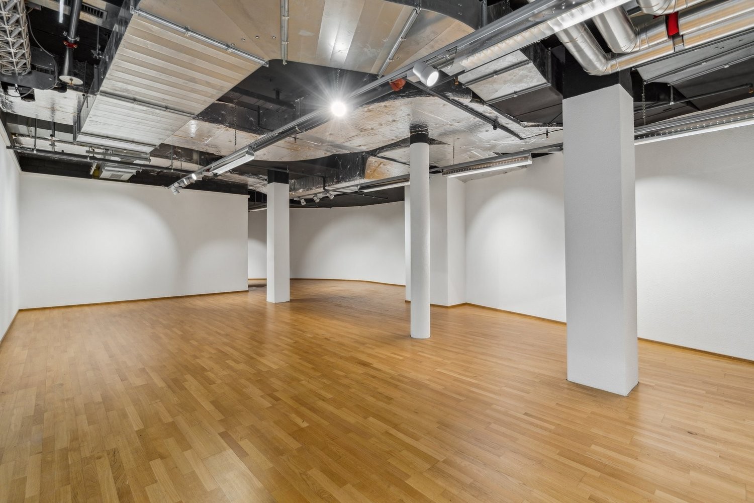 Magasin de 99m², photo 3 sur 6