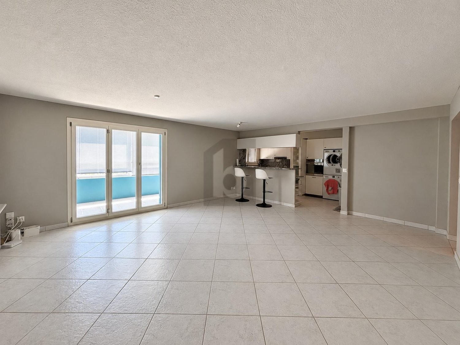 Appartement en attique de 2 ½ pièces, photo 2 sur 4