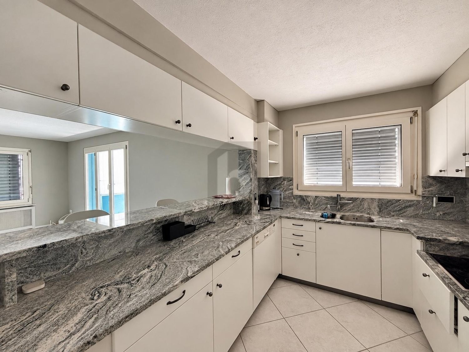 Appartement en attique de 2 ½ pièces, photo 4 sur 4