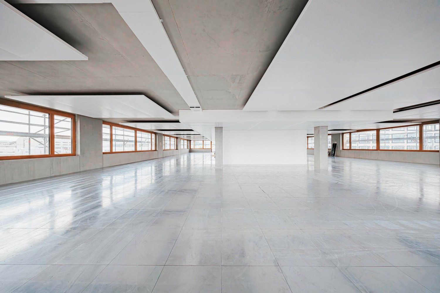 923m² practice