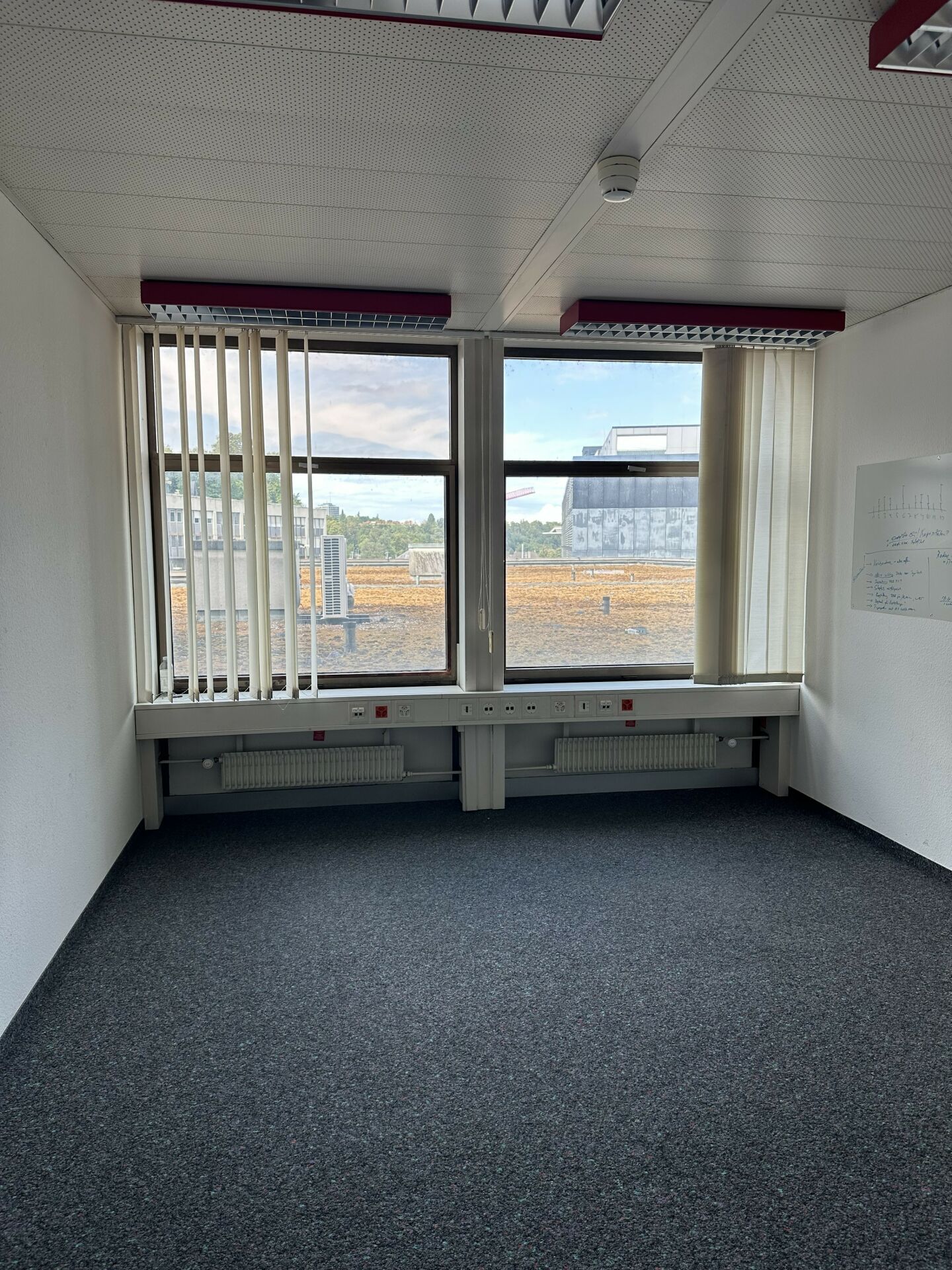 Bureau de 18m², photo 2 sur 3