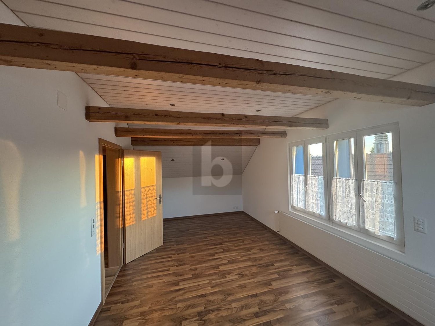 Appartement en attique de 5 ½ pièces, photo 1 sur 4