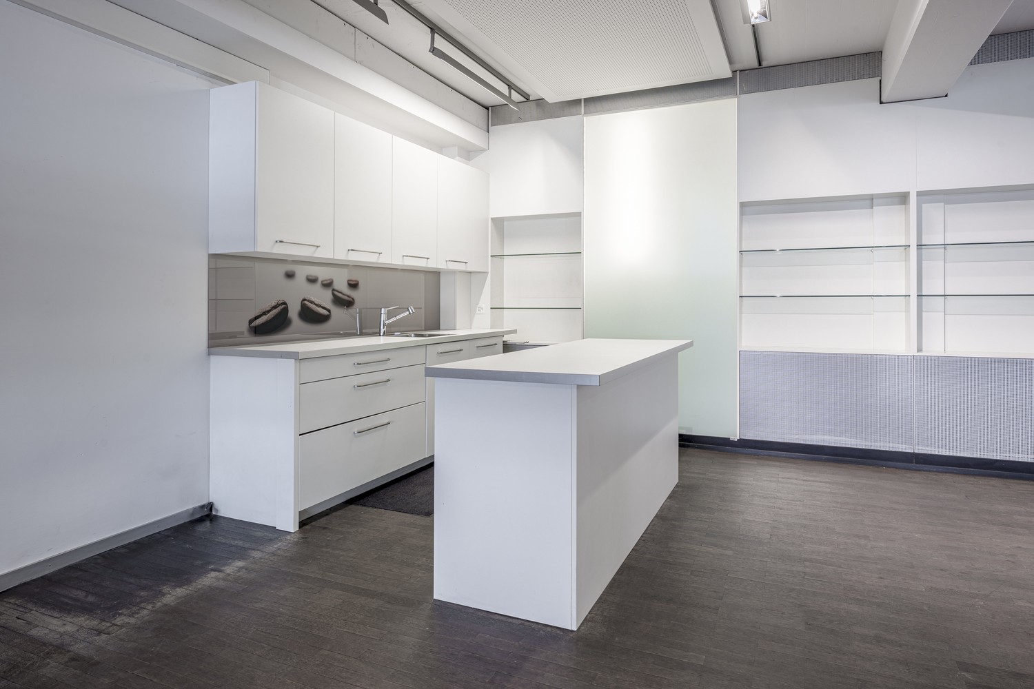 863m² commercial