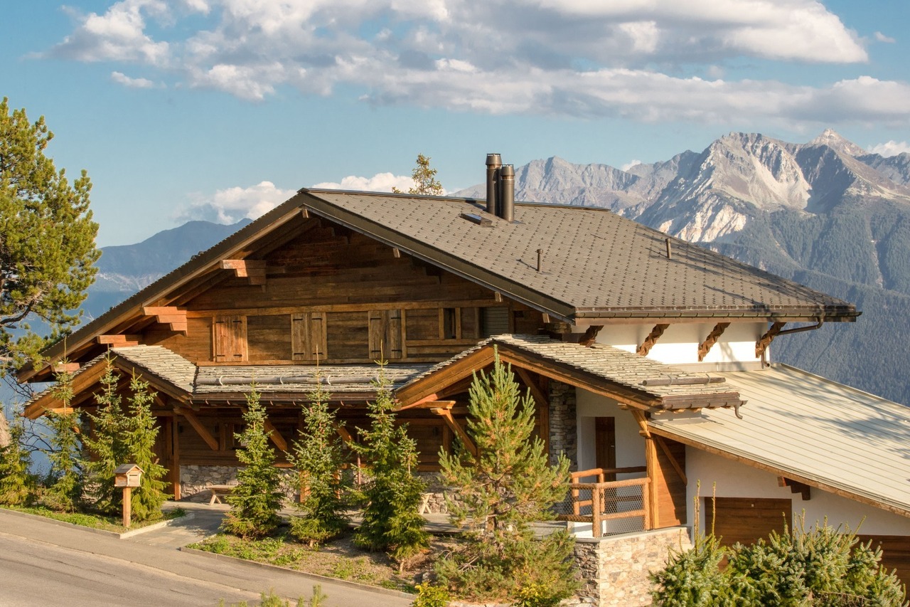 10 rooms chalet, photo 1 sur 10
