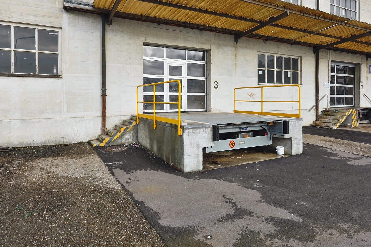 584m² commercial, photo 8 sur 9