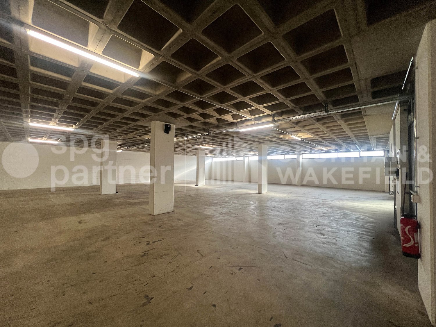 1000m² storage room
