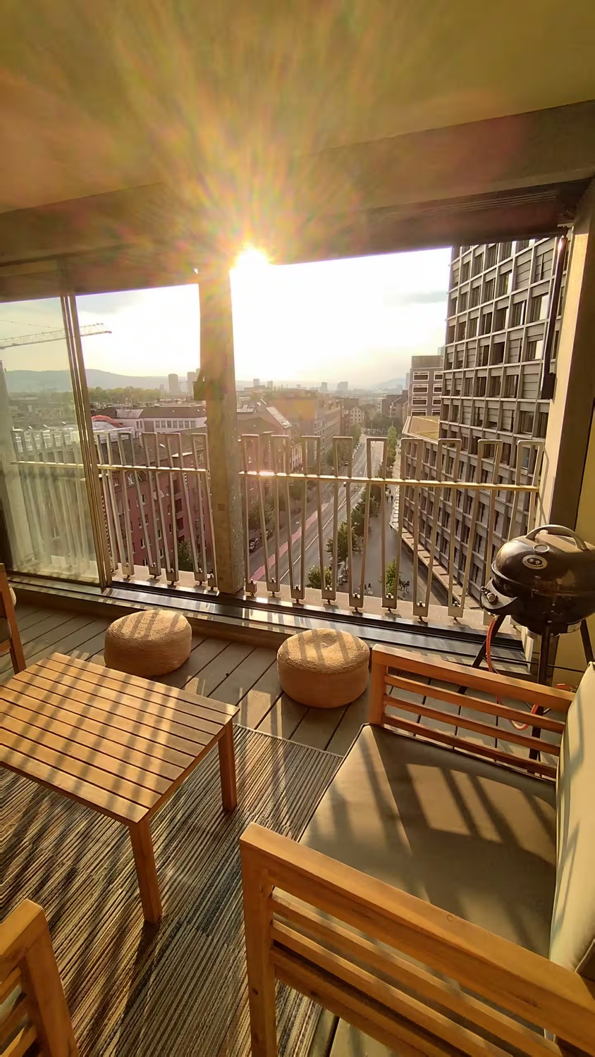 Chambre dans une colocation

Disponible d'octobre à décembre (séjour minimum de 1 mois) : une magnifique chambre privée dans un appartement en colocation moderne, avec votre propre salle de bain et votre propre réfrigérateur pour un confort maximum. Vous vivrez avec deux colocataires super cool dans, photo 5 sur 7