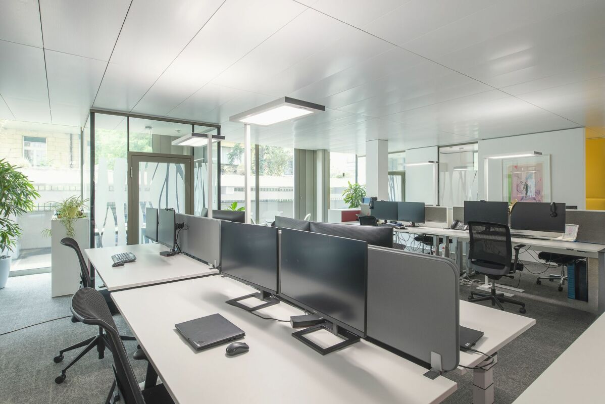 858m² de bureaux