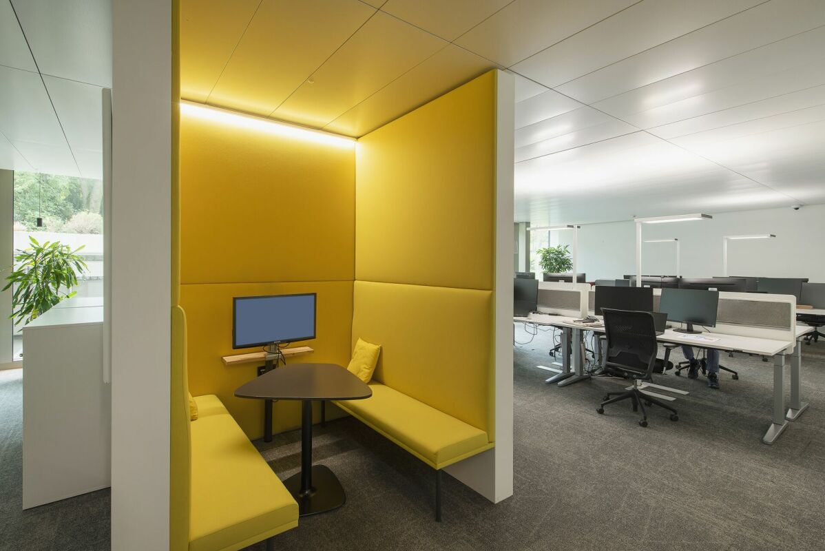 858m² de bureaux