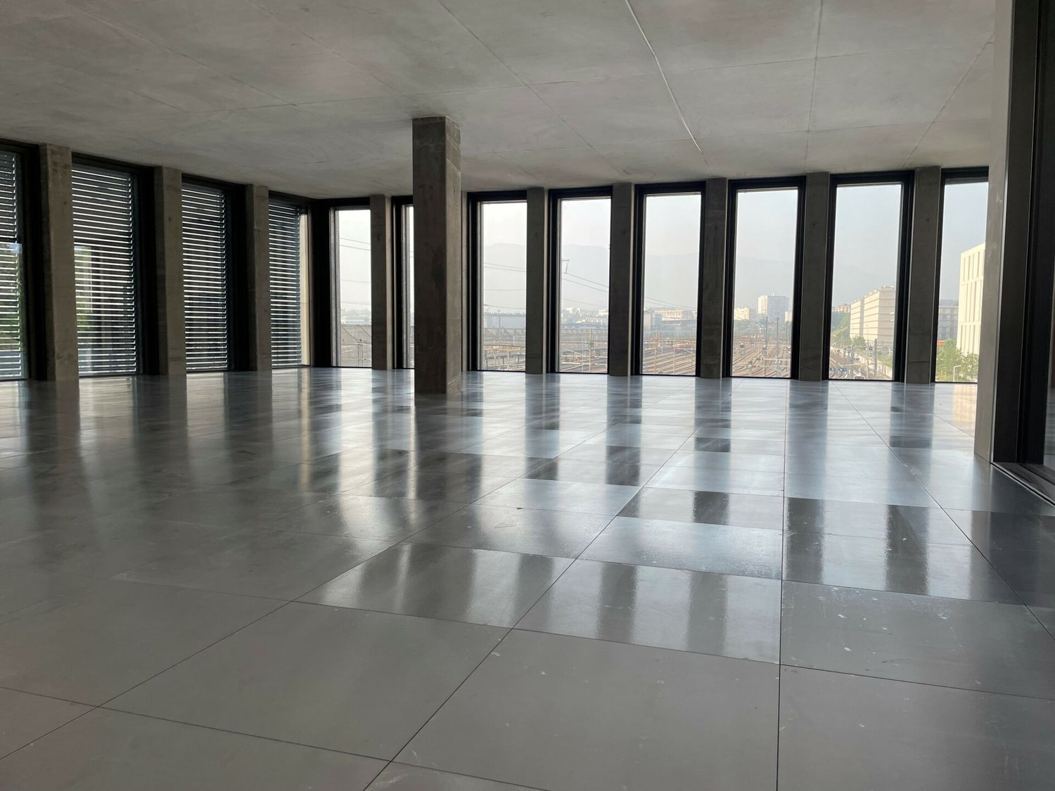 345m² commercial, photo 3 sur 5