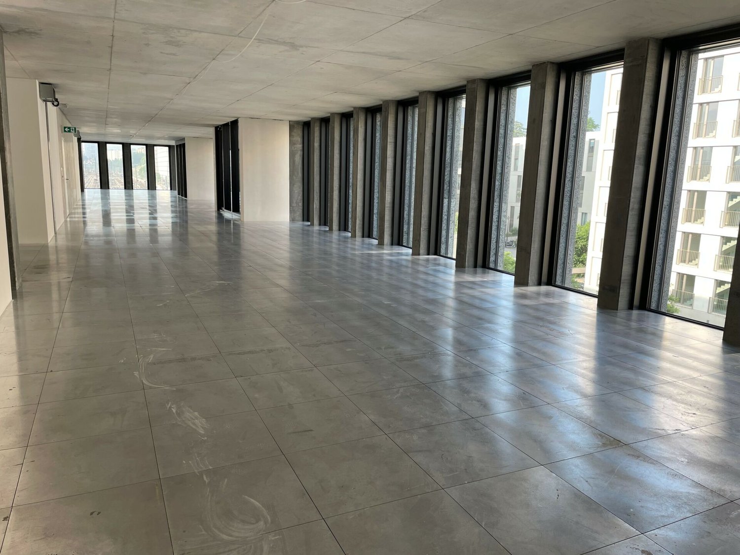 345m² commercial, photo 2 sur 5