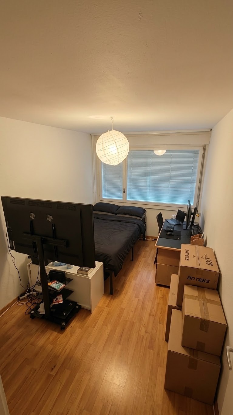 Chambre dans une colocation

Une chambre lumineuse et chaleureuse dans une grande colocation est disponible à partir du 1er novembre !

À propos de l'appartement :
Grande cuisine entièrement équipée et un grand salon commun.
Un total de 4 résidents dans l'appartement (atmosphère amicale, détendue et