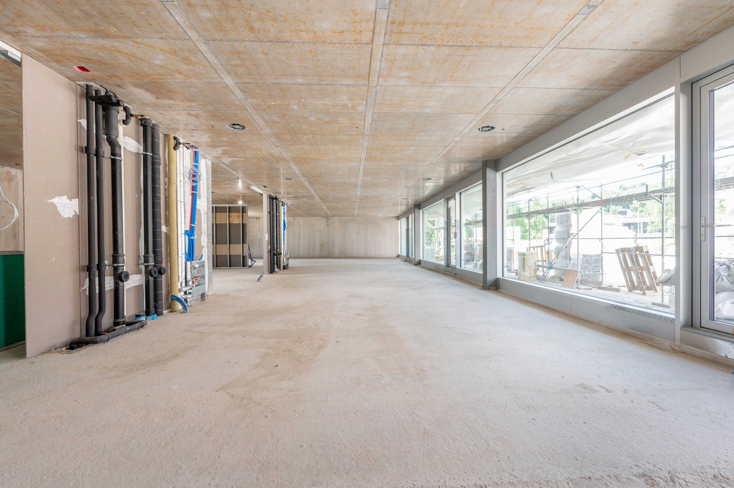 54m² commercial