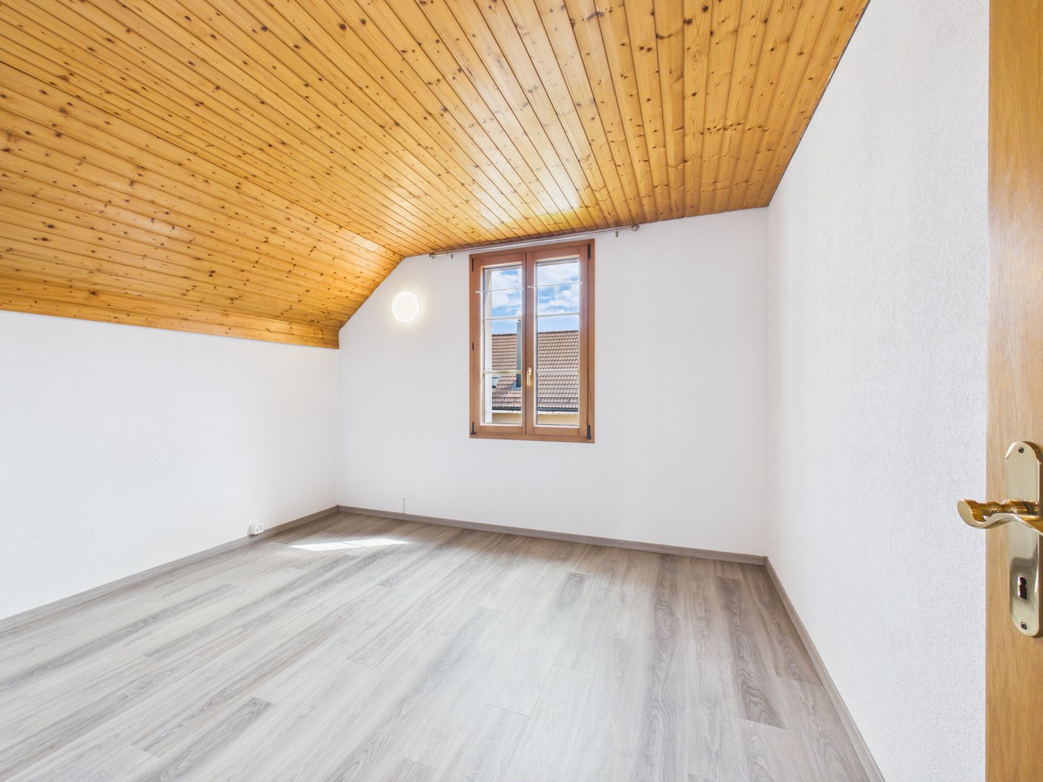 5 rooms single house