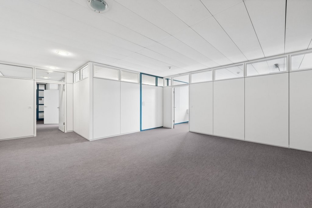 581m² commercial, photo 2 sur 10