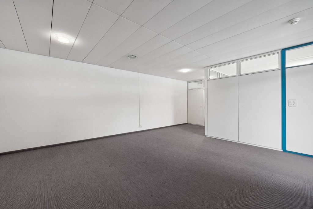 581m² commercial, photo 3 sur 10