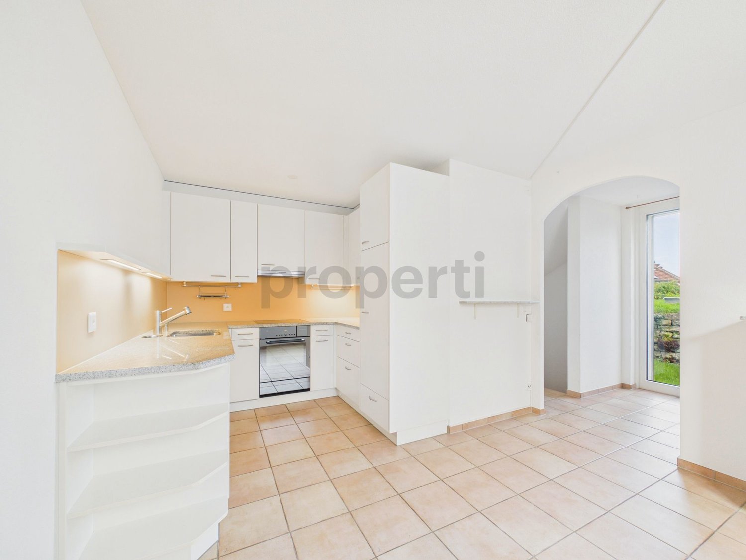 Maison de ville de 7 pièces, photo 2 sur 8