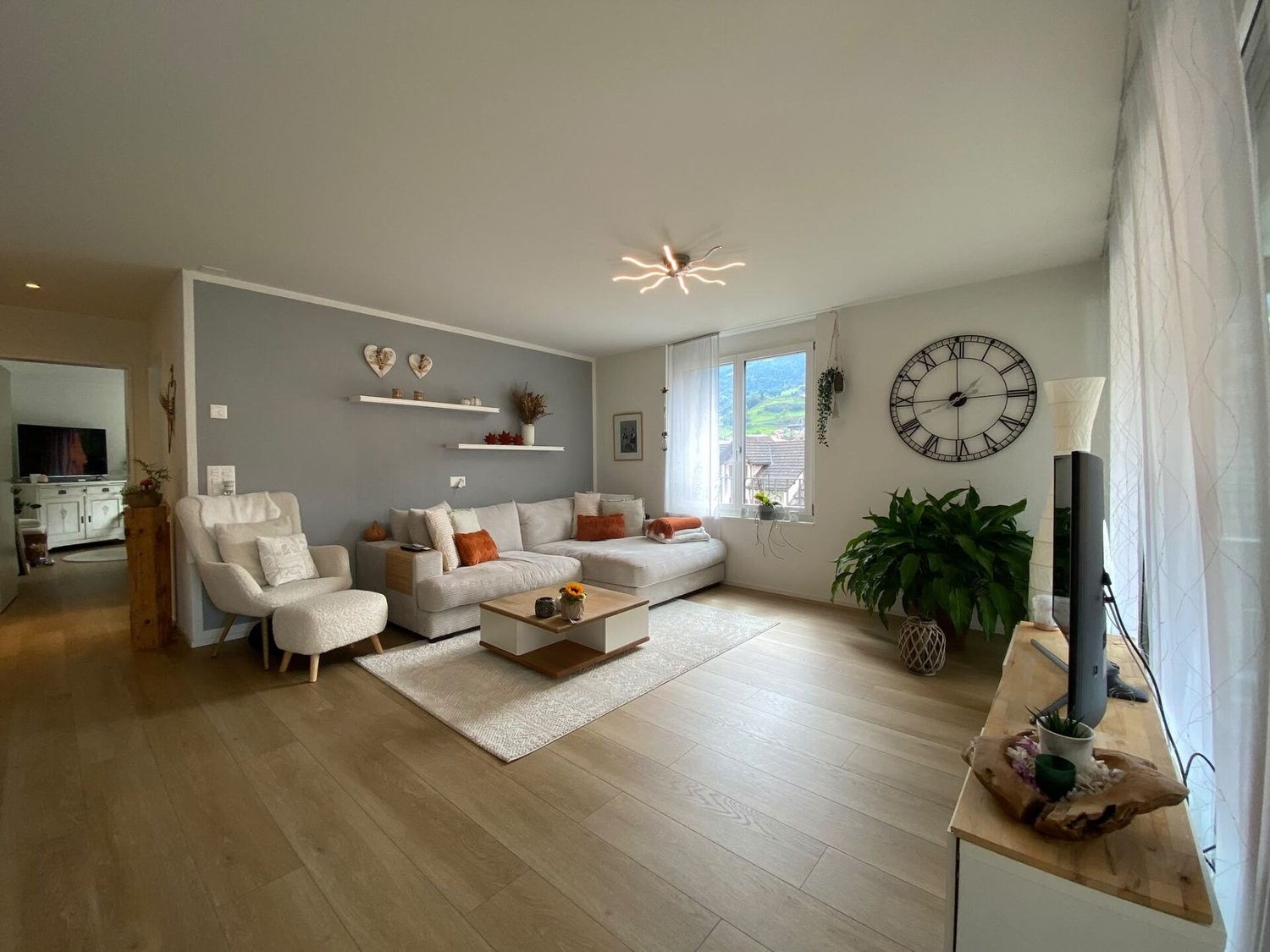 Immeuble d'habitation / commercial, photo 2 sur 7