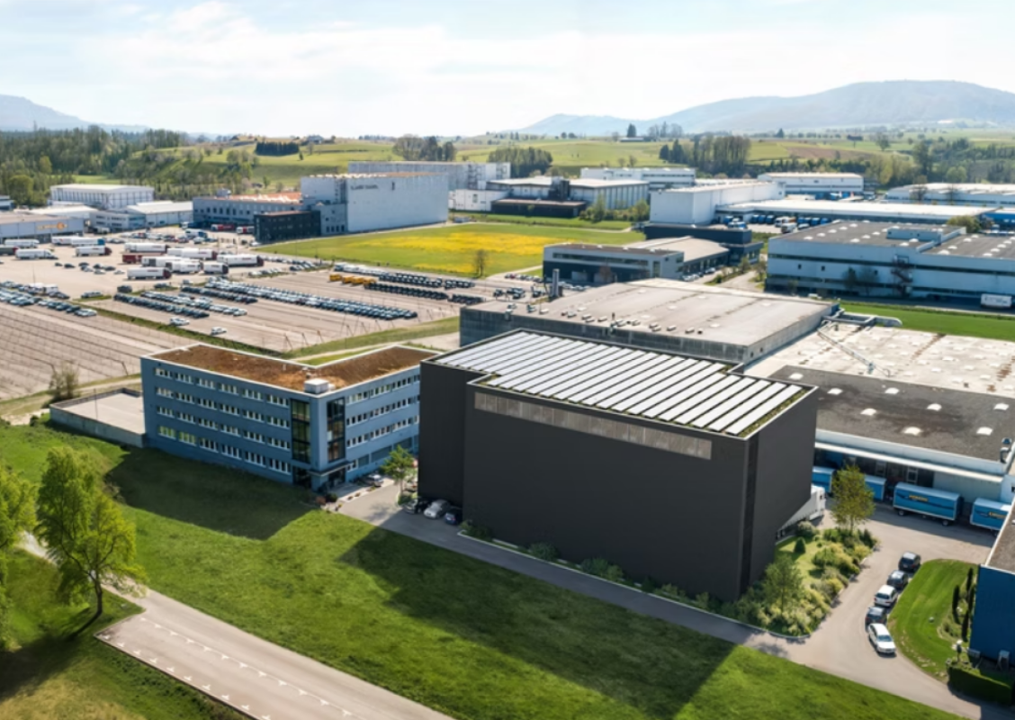 7200m² commercial, photo 2 sur 3