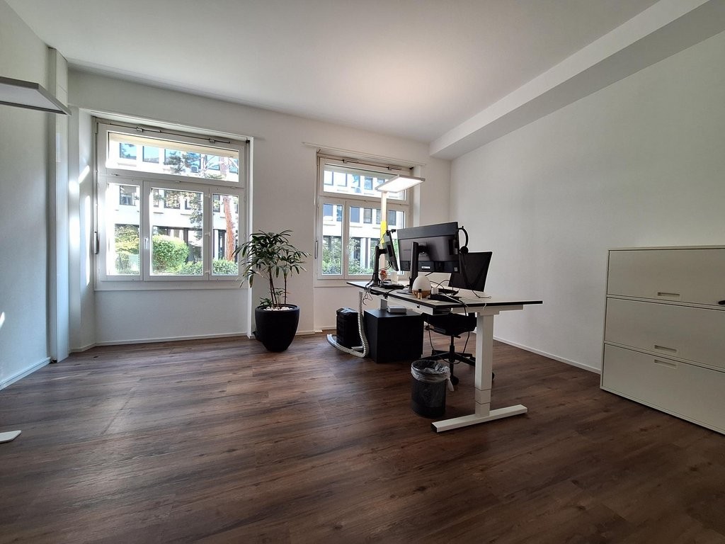 195m² office, photo 2 sur 9