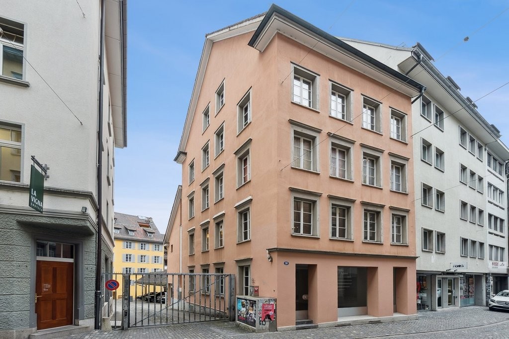 Commerce de 107m², photo 1 sur 6