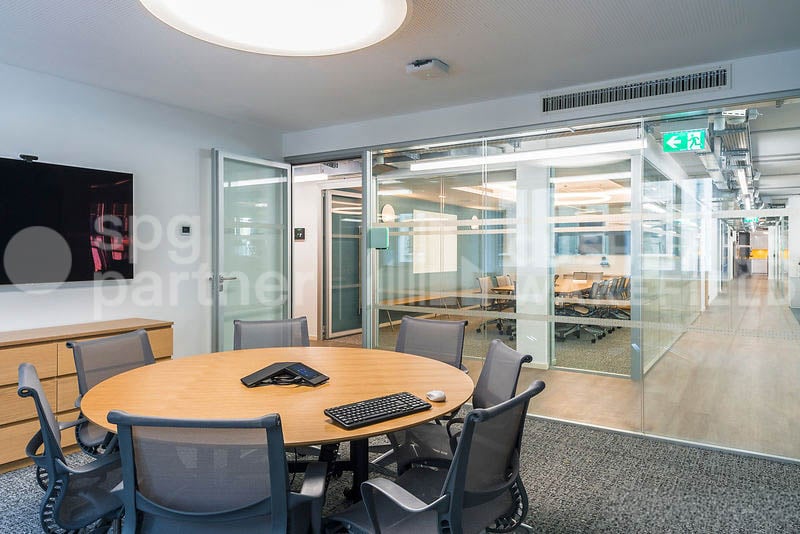 820m² office, photo 1 sur 10