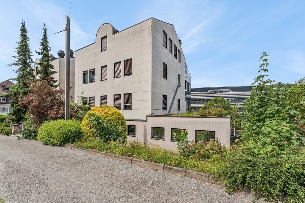 140m² office