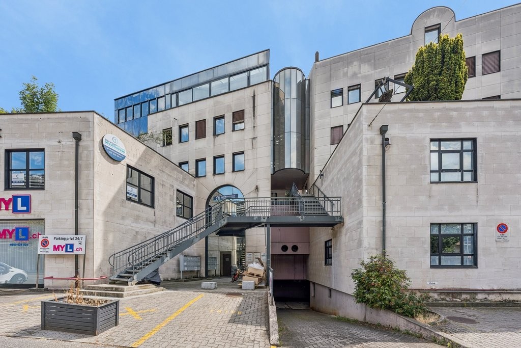 140m² office