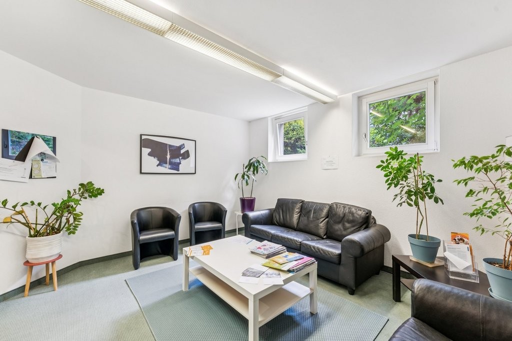 140m² office