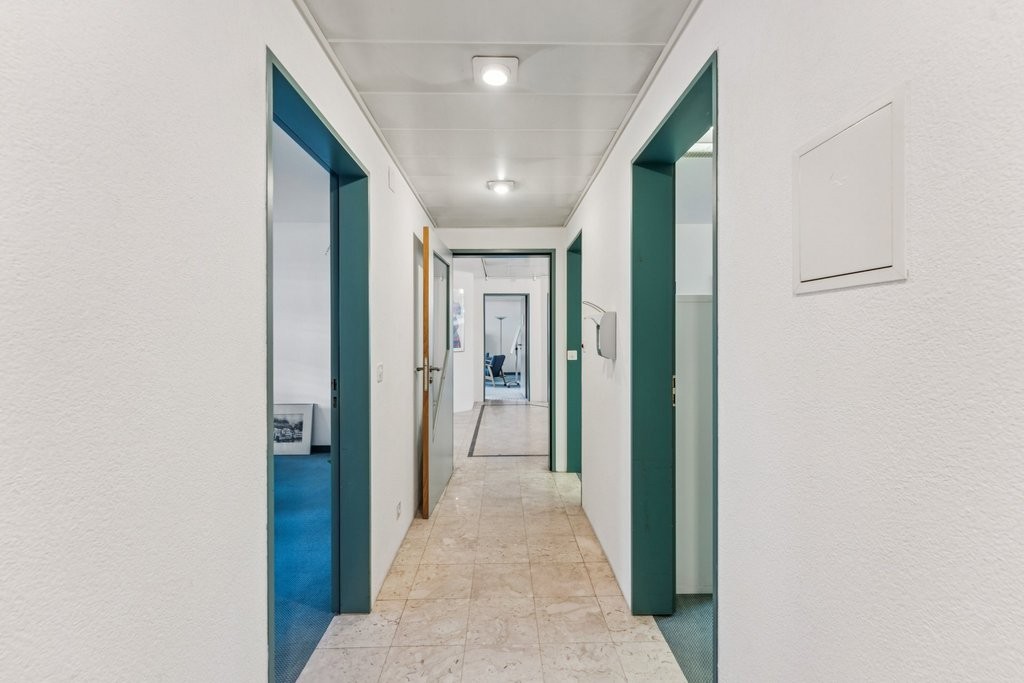 140m² office