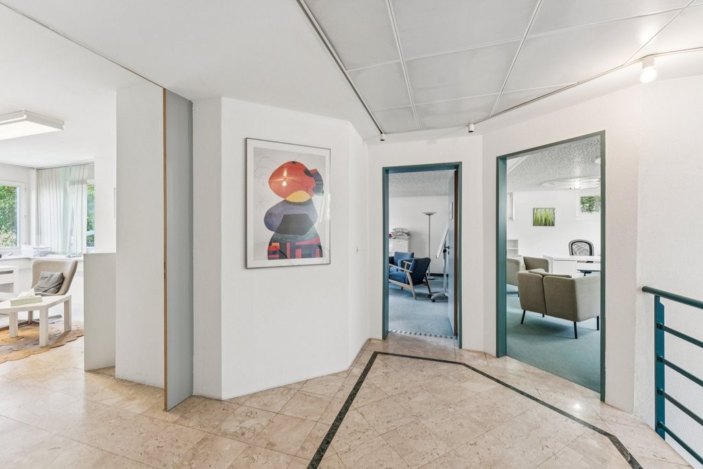 140m² office
