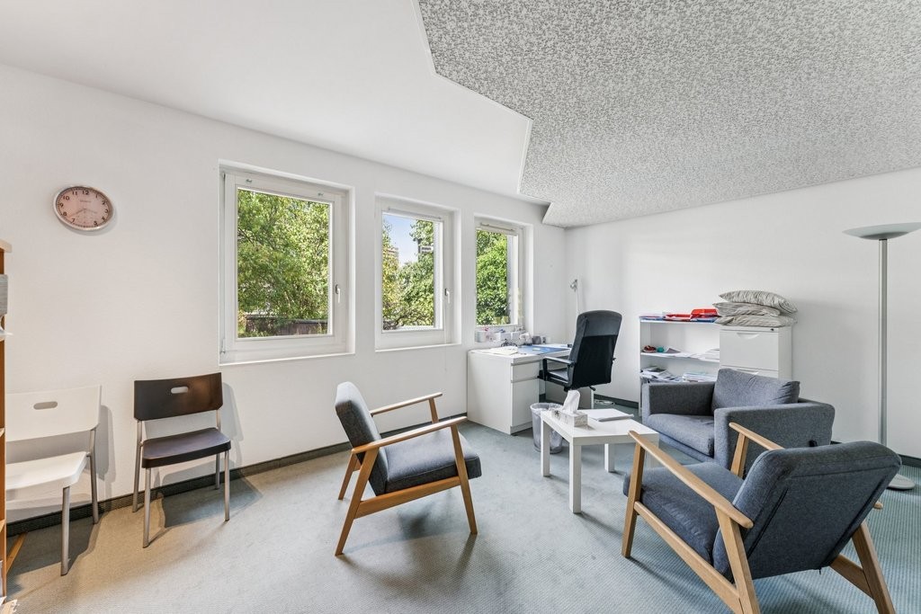 140m² office