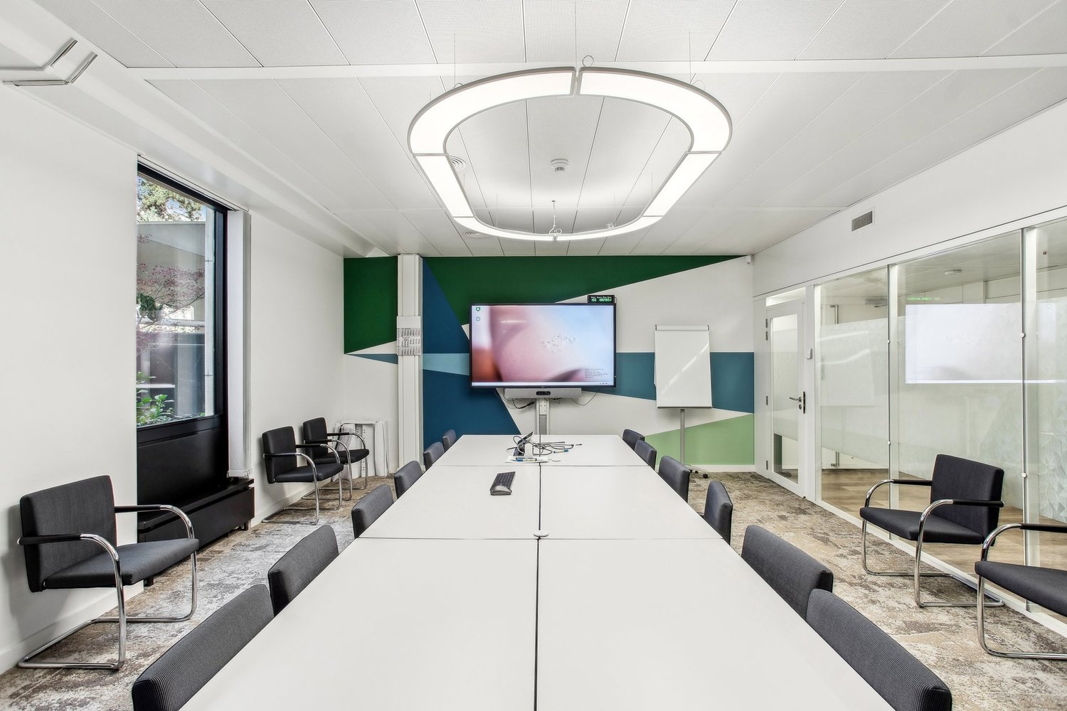 1000m² office